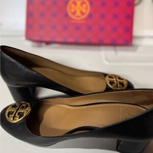 Tory Burch Black Leather Pumps